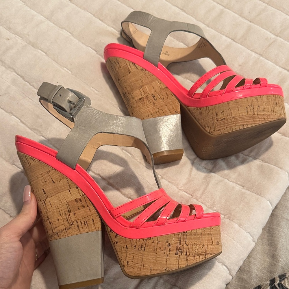 Enzo Angiolini Stylish Gray and Pink Platform Sandals